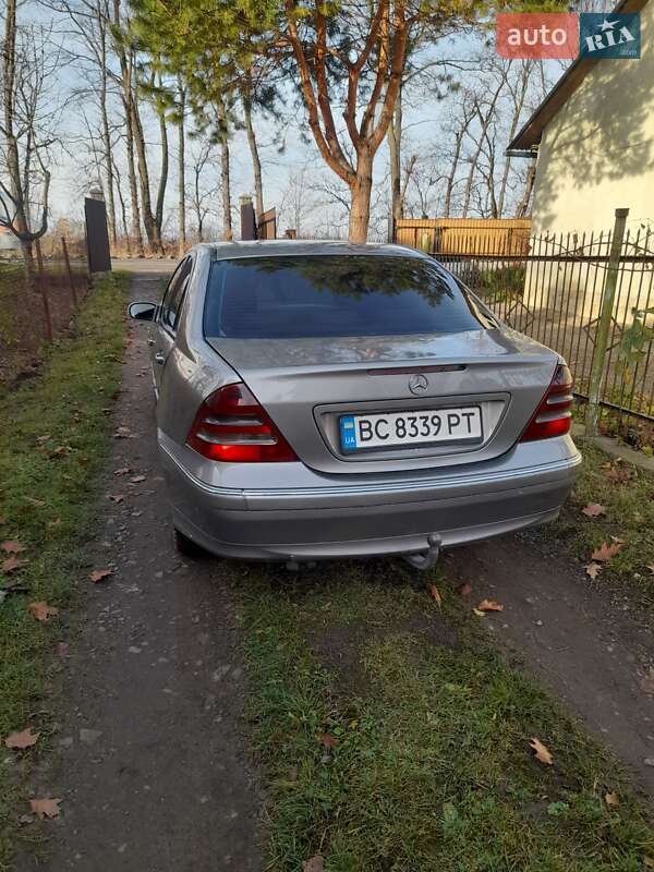 Седан Mercedes-Benz C-Class 2003 в Стрые фото 8 Седан Mercedes-Benz C-Class 2003 в Стрые