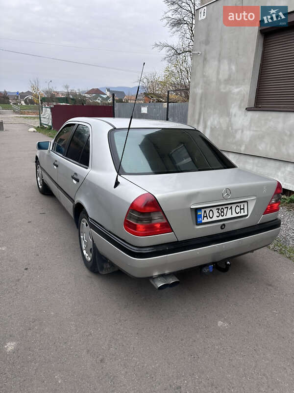 Седан Mercedes-Benz C-Class 1995 в Мукачевому фото 5 Седан Mercedes-Benz C-Class 1995 в Мукачевому