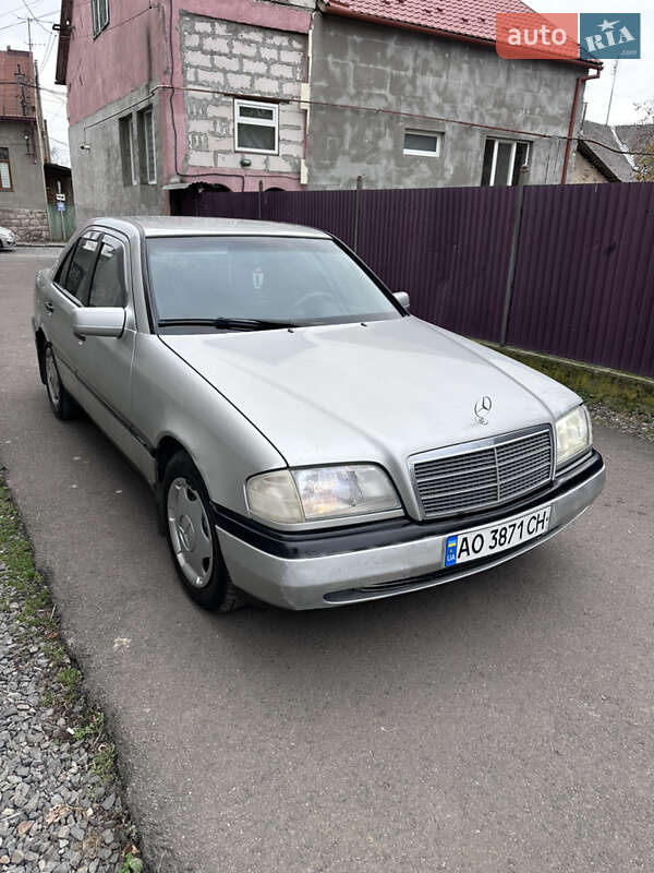 Седан Mercedes-Benz C-Class 1995 в Мукачевому фото 8 Седан Mercedes-Benz C-Class 1995 в Мукачевому