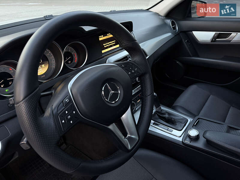 Седан Mercedes-Benz C-Class 2012 в Києві фото 10 Седан Mercedes-Benz C-Class 2012 в Києві