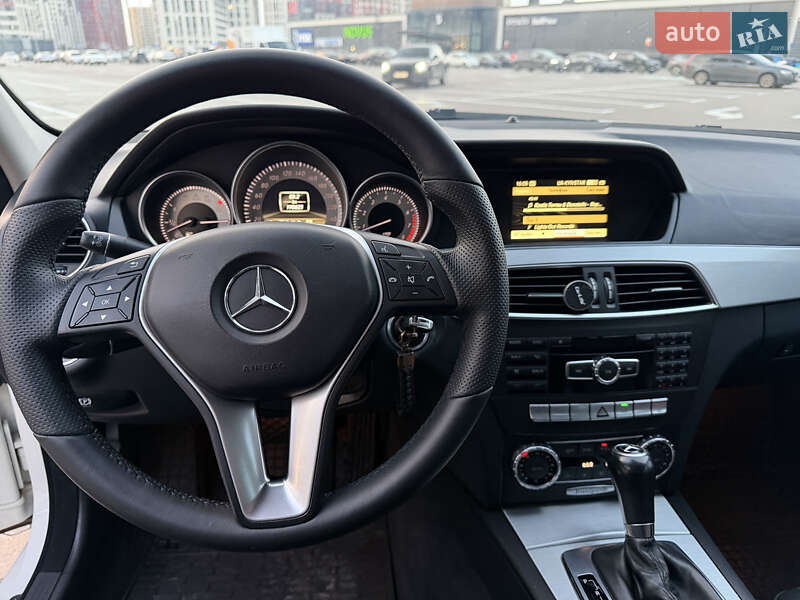 Седан Mercedes-Benz C-Class 2012 в Києві фото 13 Седан Mercedes-Benz C-Class 2012 в Києві
