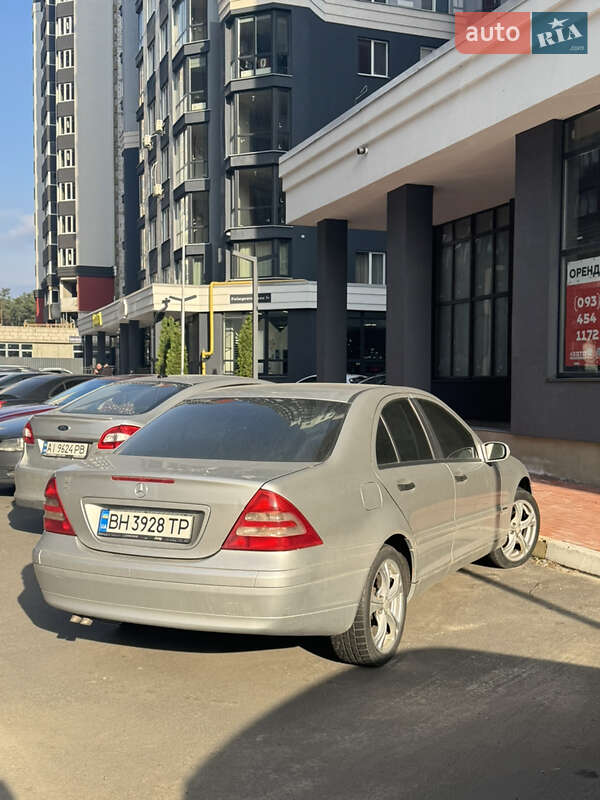 Седан Mercedes-Benz C-Class 2003 в Києві фото 2 Седан Mercedes-Benz C-Class 2003 в Києві
