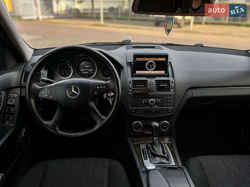 Универсал Mercedes-Benz C-Class 2011 в Черновцах фото 24 Универсал Mercedes-Benz C-Class 2011 в Черновцах