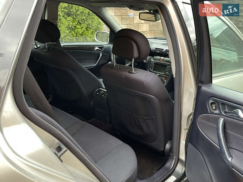 Універсал Mercedes-Benz C-Class 2004 в Луцьку фото 19 Універсал Mercedes-Benz C-Class 2004 в Луцьку