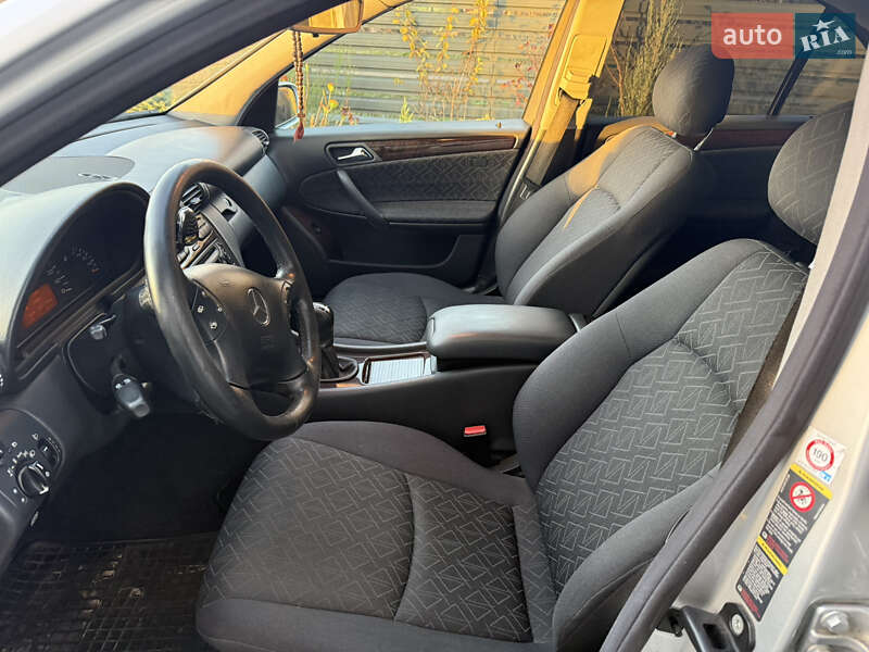Седан Mercedes-Benz C-Class 2003 в Львові фото 11 Седан Mercedes-Benz C-Class 2003 в Львові