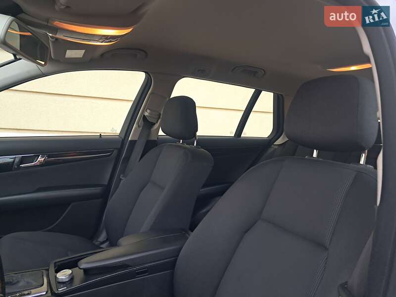 Универсал Mercedes-Benz C-Class 2008 в Могилев-Подольске