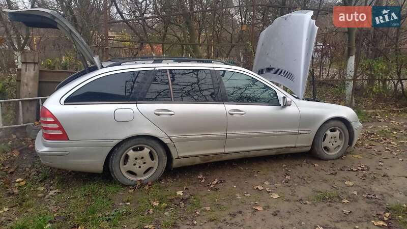 Универсал Mercedes-Benz C-Class 2002 в Черновцах
