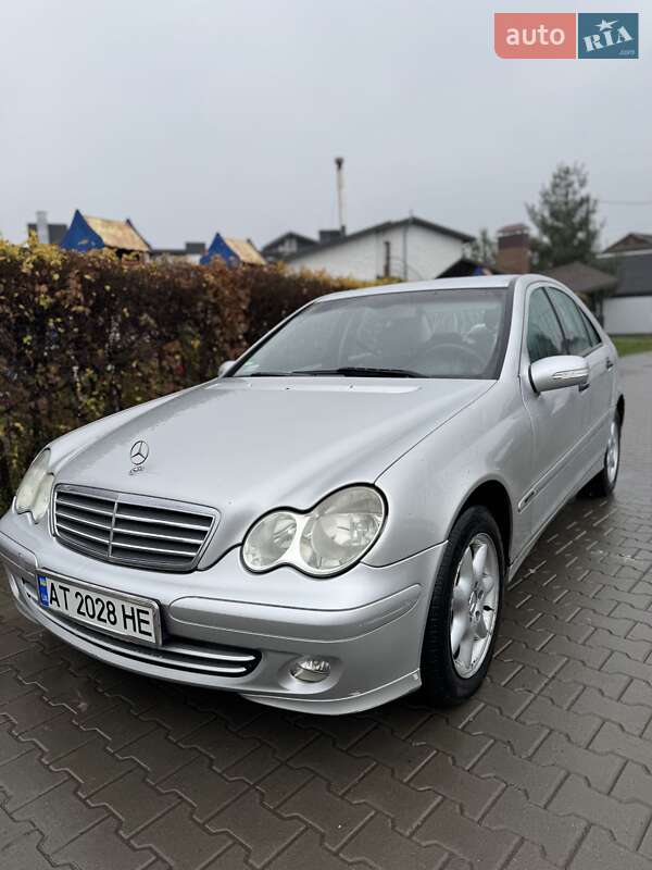Седан Mercedes-Benz C-Class 2004 в Івано-Франківську фото 4 Седан Mercedes-Benz C-Class 2004 в Івано-Франківську