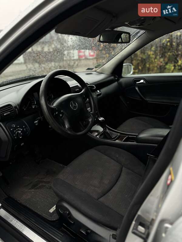 Седан Mercedes-Benz C-Class 2004 в Івано-Франківську фото 14 Седан Mercedes-Benz C-Class 2004 в Івано-Франківську