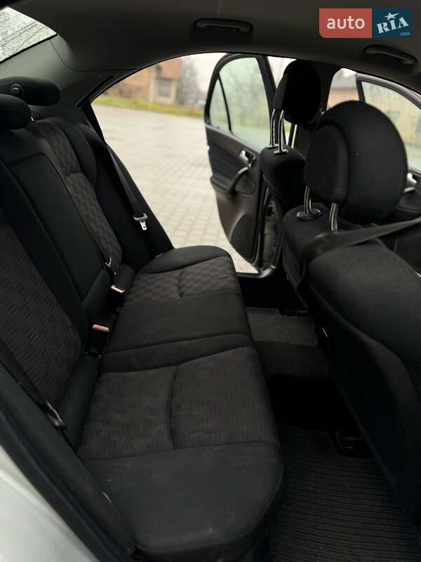 Седан Mercedes-Benz C-Class 2004 в Івано-Франківську фото 22 Седан Mercedes-Benz C-Class 2004 в Івано-Франківську