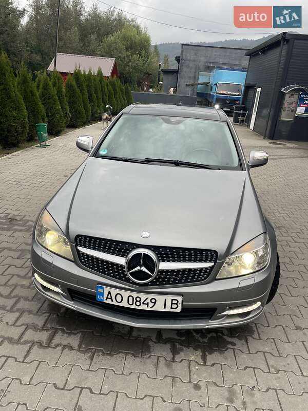 Седан Mercedes-Benz C-Class 2007 в Тячеве