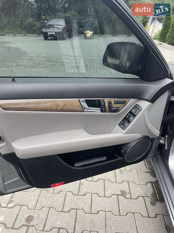 Седан Mercedes-Benz C-Class 2007 в Тячеве