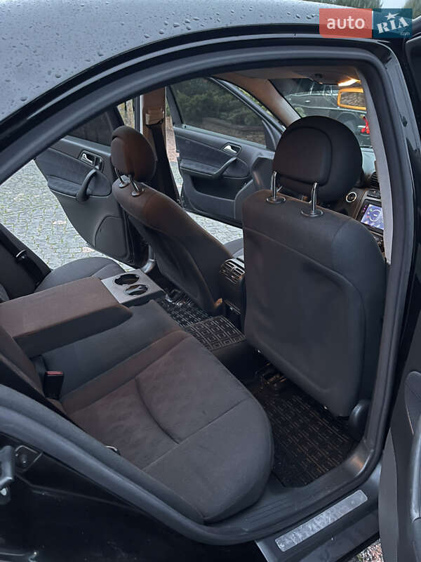 Седан Mercedes-Benz C-Class 2003 в Житомирі фото 25 Седан Mercedes-Benz C-Class 2003 в Житомирі