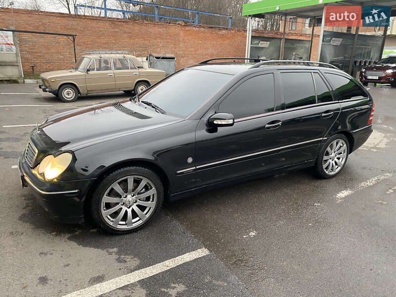 Універсал Mercedes-Benz C-Class 2002 в Вінниці