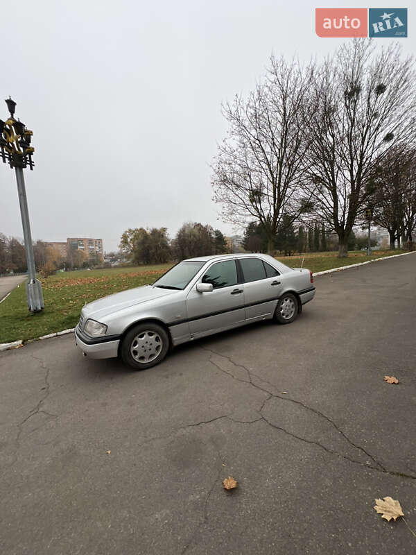 Седан Mercedes-Benz C-Class 1997 в Ровно фото 4 Седан Mercedes-Benz C-Class 1997 в Ровно