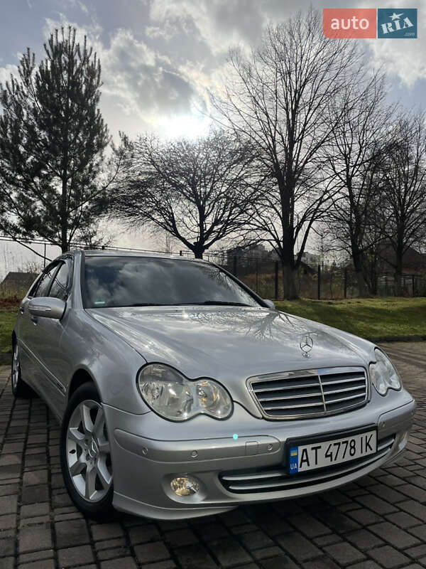 Седан Mercedes-Benz C-Class 2004 в Надвірній