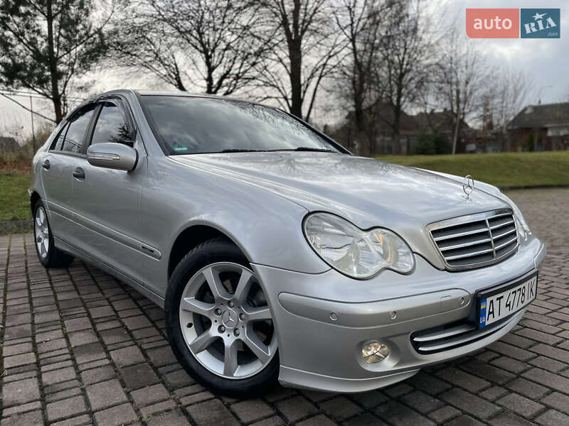 Седан Mercedes-Benz C-Class 2004 в Надвірній
