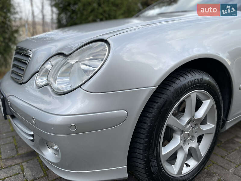 Седан Mercedes-Benz C-Class 2004 в Надвірній