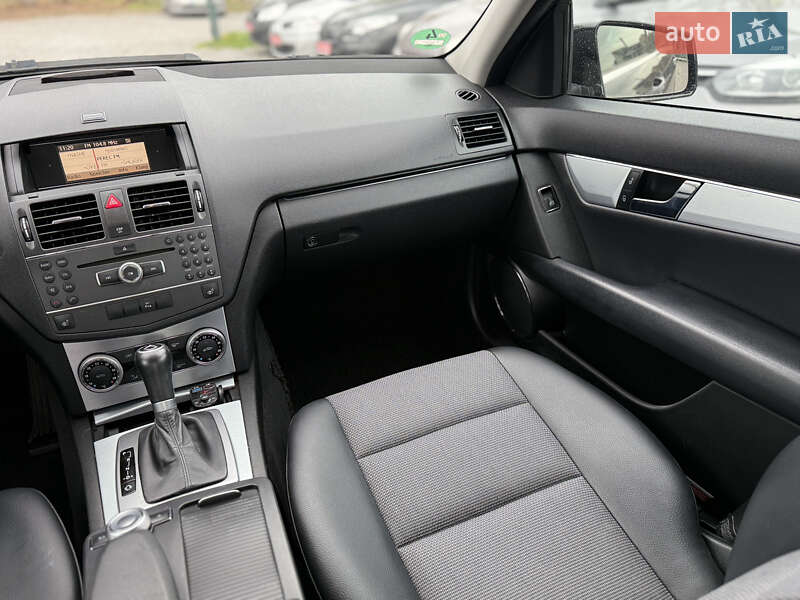 Седан Mercedes-Benz C-Class 2010 в Вінниці