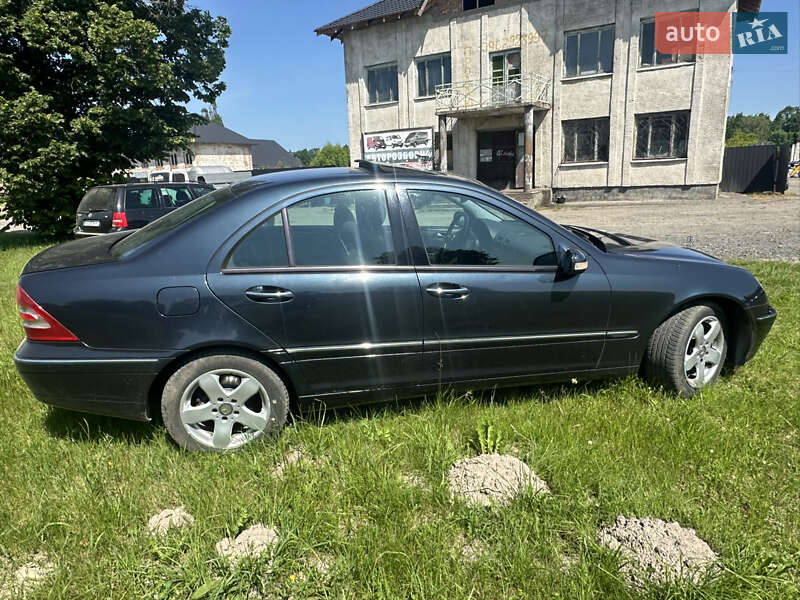 Седан Mercedes-Benz C-Class 2003 в Дерно фото 29 Седан Mercedes-Benz C-Class 2003 в Дерно