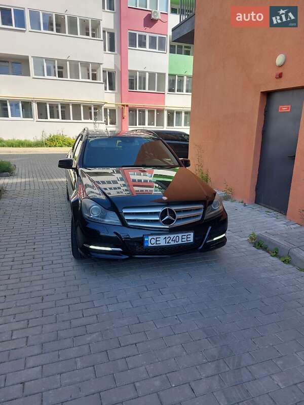 Універсал Mercedes-Benz C-Class 2011 в Львові