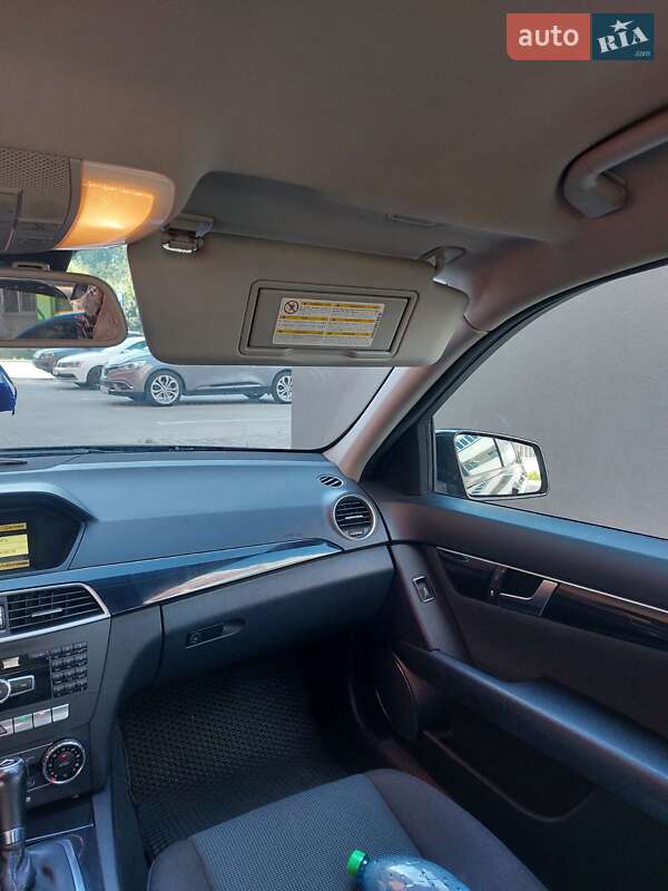 Універсал Mercedes-Benz C-Class 2011 в Львові