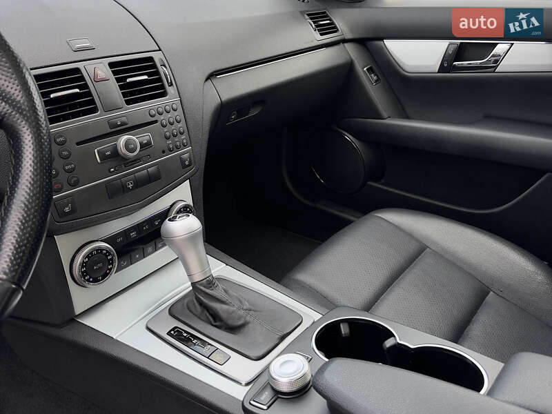 Седан Mercedes-Benz C-Class 2010 в Запорожье