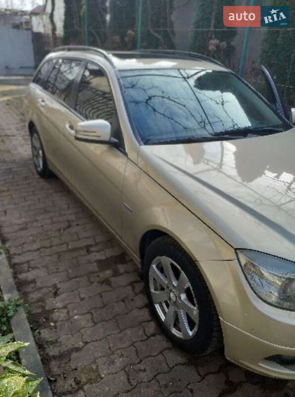 Універсал Mercedes-Benz C-Class 2009 в Ужгороді
