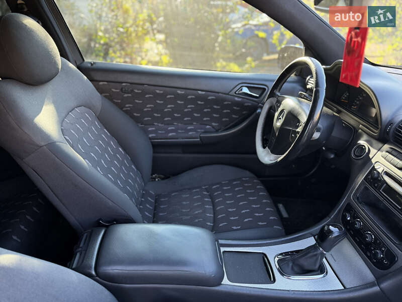 Купе Mercedes-Benz C-Class 2002 в Мукачевому фото 6 Купе Mercedes-Benz C-Class 2002 в Мукачевому