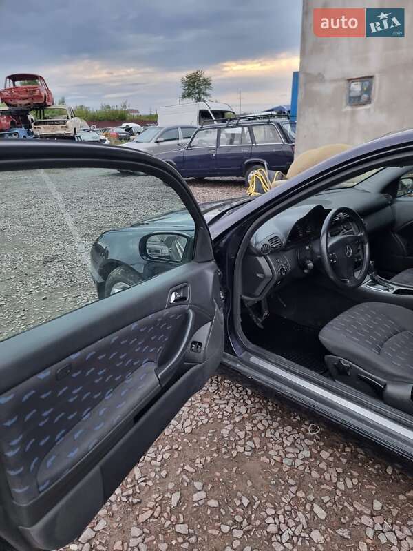 Купе Mercedes-Benz C-Class 2001 в Кременці фото 31 Купе Mercedes-Benz C-Class 2001 в Кременці