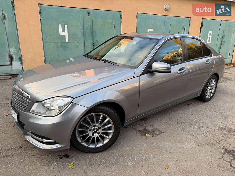 Седан Mercedes-Benz C-Class 2011 в Харькове фото 3 Седан Mercedes-Benz C-Class 2011 в Харькове