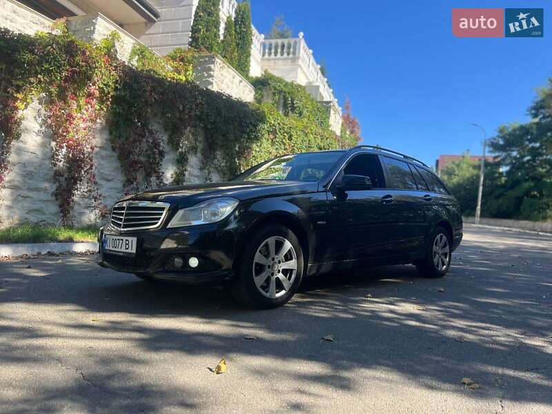 Універсал Mercedes-Benz C-Class 2012 в Києві фото 14 Універсал Mercedes-Benz C-Class 2012 в Києві