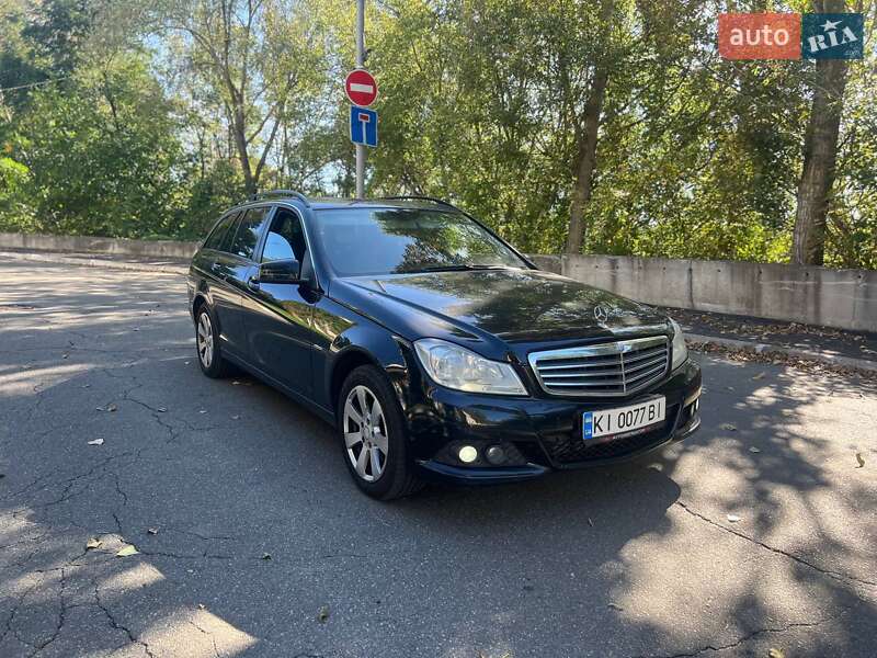 Універсал Mercedes-Benz C-Class 2012 в Києві фото 18 Універсал Mercedes-Benz C-Class 2012 в Києві