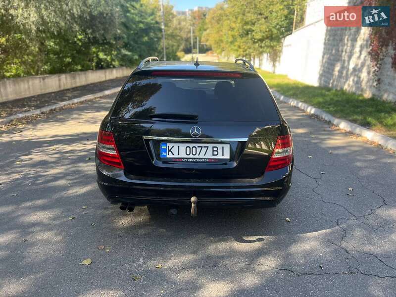 Універсал Mercedes-Benz C-Class 2012 в Києві фото 25 Універсал Mercedes-Benz C-Class 2012 в Києві