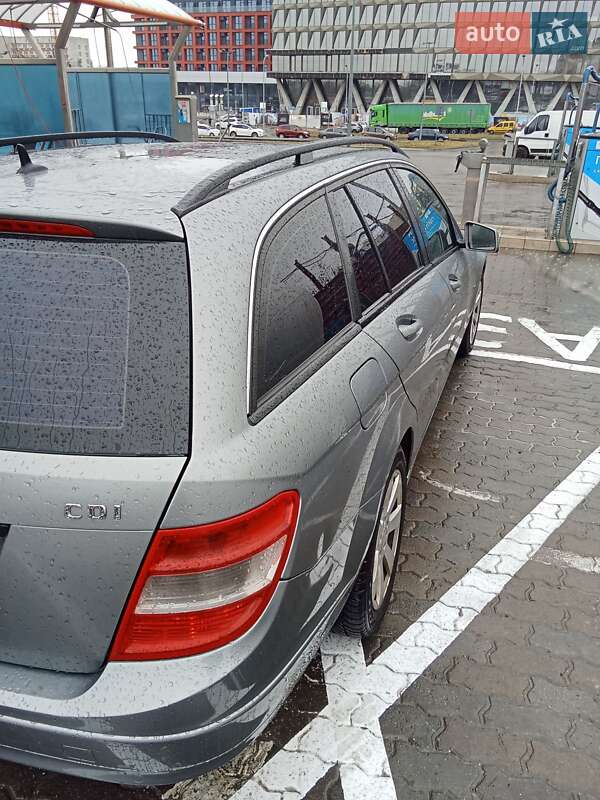 Універсал Mercedes-Benz C-Class 2010 в Львові