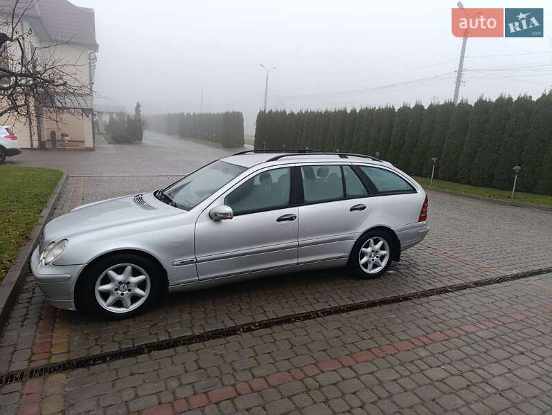 Mercedes-Benz C-Class 2004
