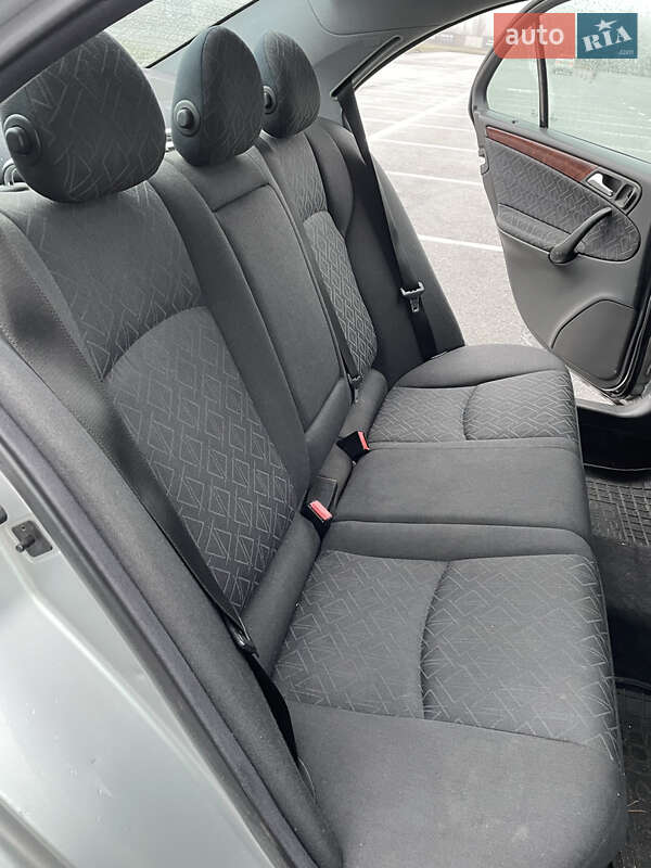 Седан Mercedes-Benz C-Class 2000 в Коцюбинском