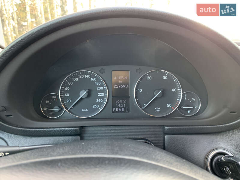 Универсал Mercedes-Benz C-Class 2006 в Малине