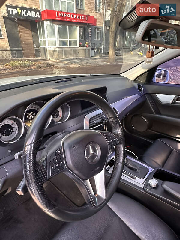 Седан Mercedes-Benz C-Class 2011 в Киеве