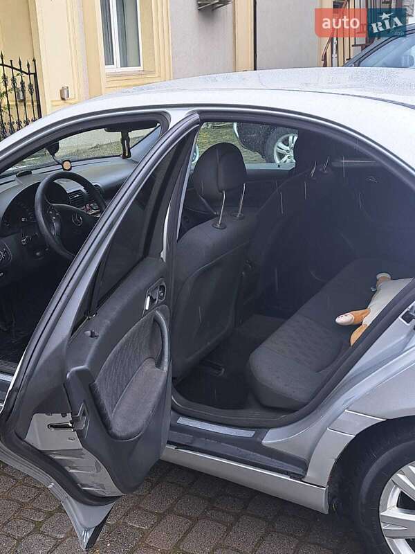 Седан Mercedes-Benz C-Class 2003 в Малинцах