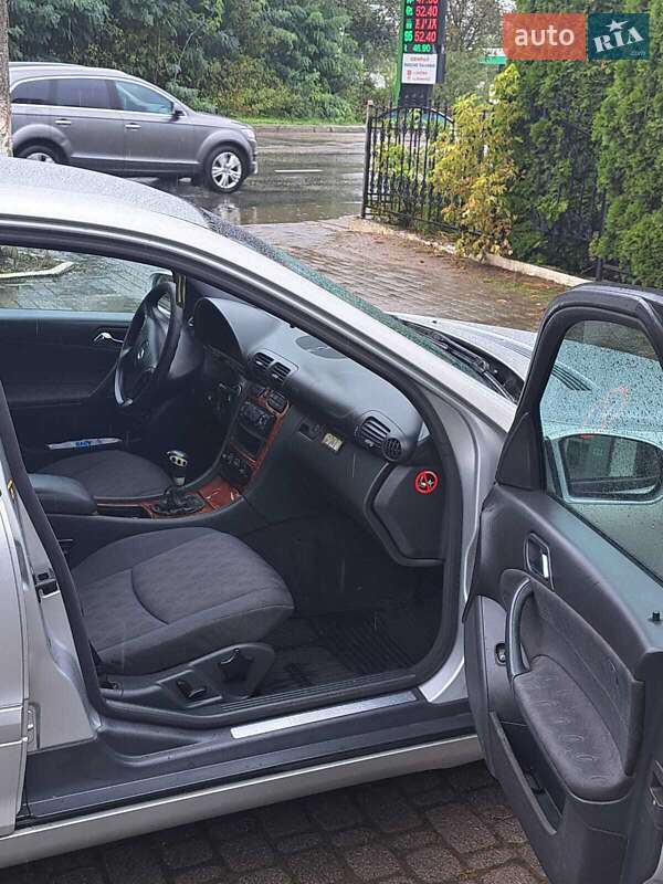 Седан Mercedes-Benz C-Class 2003 в Малинцах