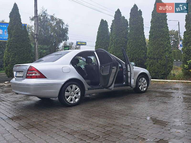 Седан Mercedes-Benz C-Class 2003 в Малинцах