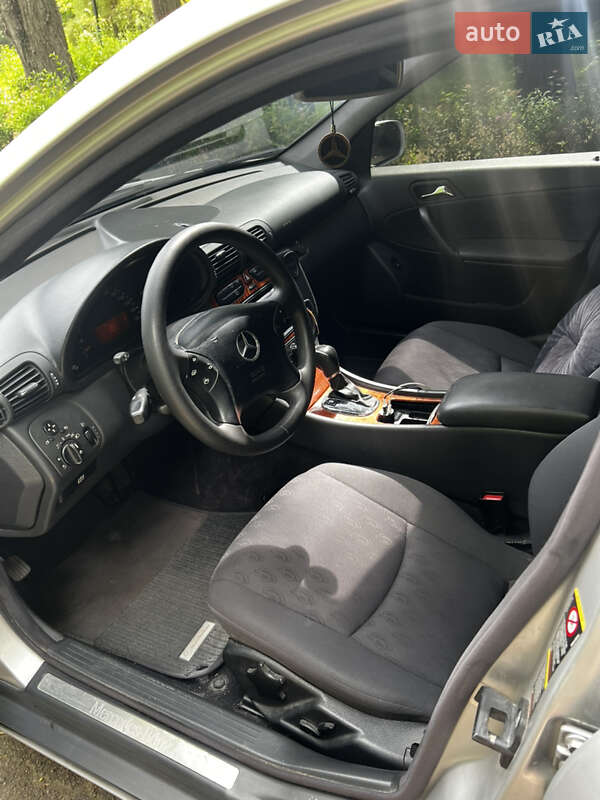 Универсал Mercedes-Benz C-Class 2003 в Киеве фото 6 Универсал Mercedes-Benz C-Class 2003 в Киеве