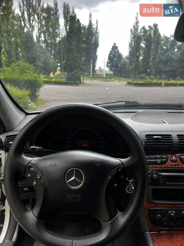 Универсал Mercedes-Benz C-Class 2003 в Киеве фото 9 Универсал Mercedes-Benz C-Class 2003 в Киеве