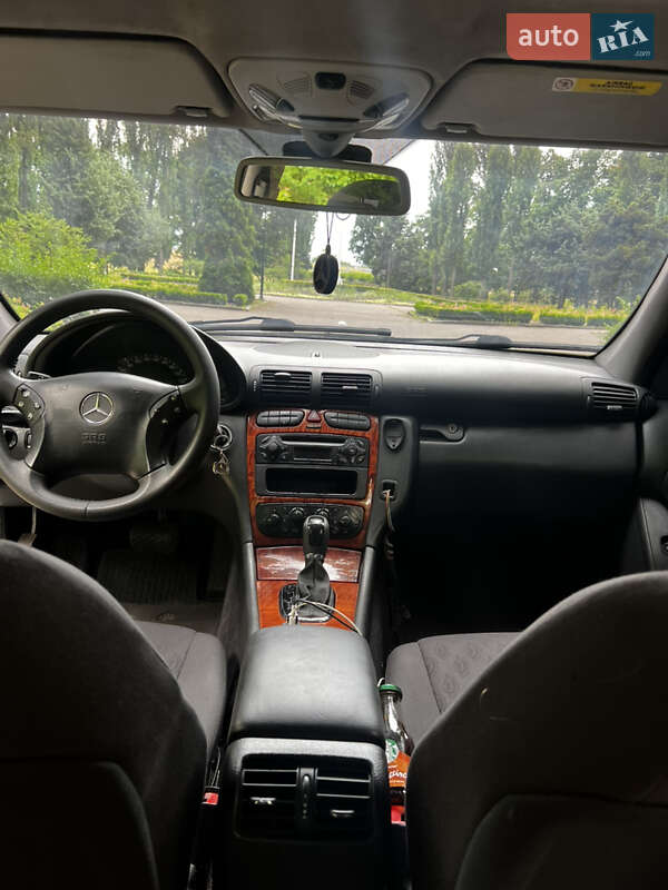 Универсал Mercedes-Benz C-Class 2003 в Киеве фото 10 Универсал Mercedes-Benz C-Class 2003 в Киеве