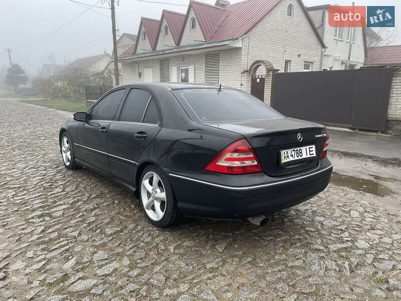 Седан Mercedes-Benz C-Class 2004 в Умані