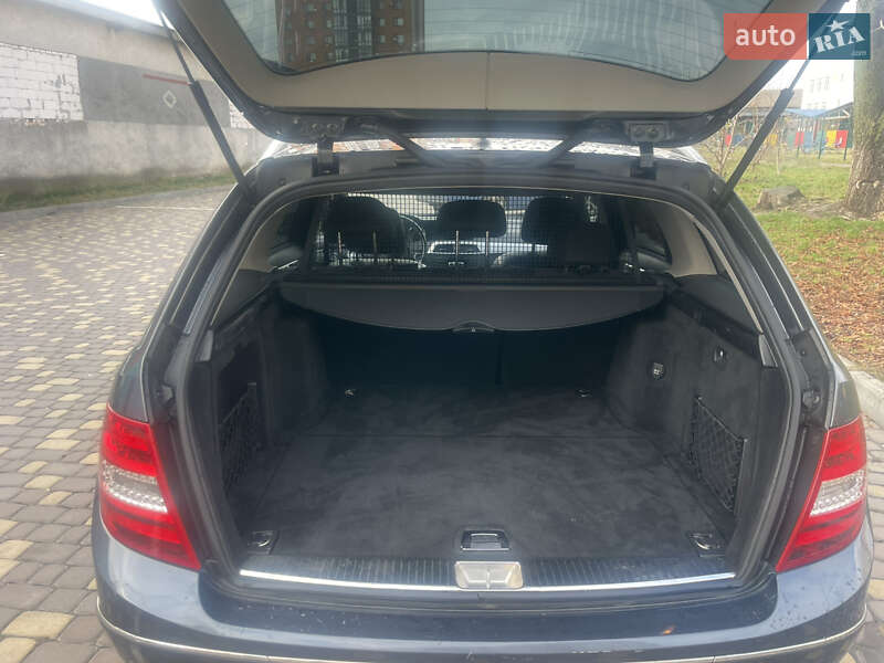 Універсал Mercedes-Benz C-Class 2012 в Вінниці