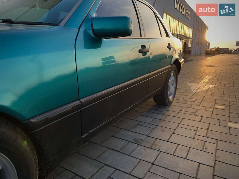 Седан Mercedes-Benz C-Class 1997 в Луцке