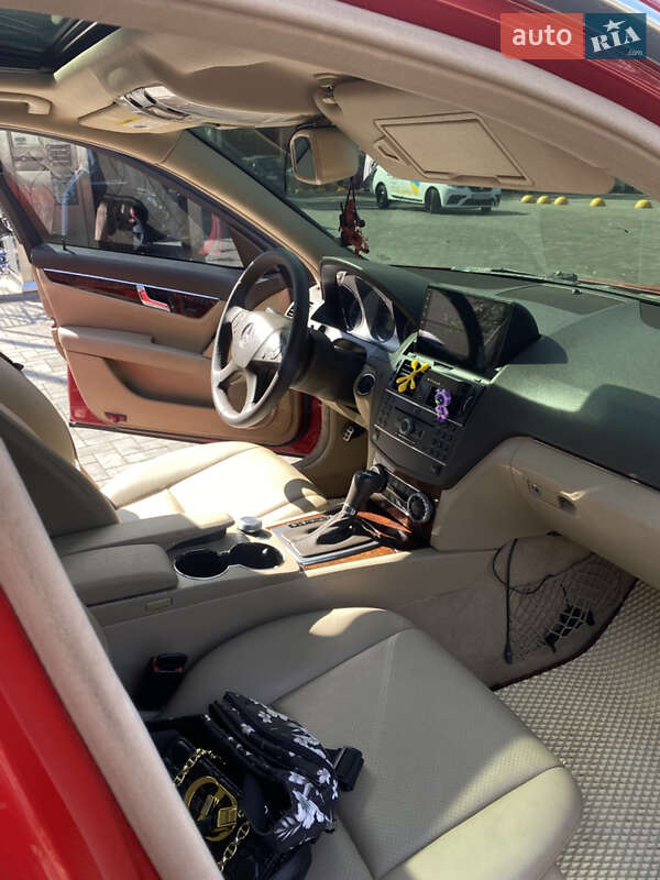 Седан Mercedes-Benz C-Class 2009 в Кривому Розі