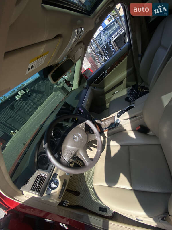 Седан Mercedes-Benz C-Class 2009 в Кривому Розі